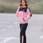 ترينينغ رياضي نسائي أسود ووردي