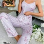 بجامة زهور بحمالات وبنطال طويل